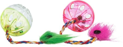 Trixie Míček chrastící s ocáskem 4cm, 2ks Trixie Míček chrastící s ocáskem 4cm, 2ks