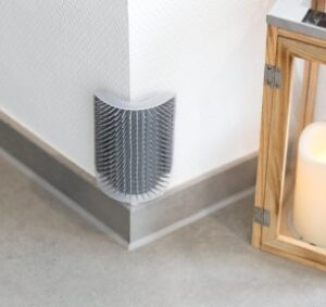 Trixie Masážní kartáč k upevnění na roh 8x13cm šedý