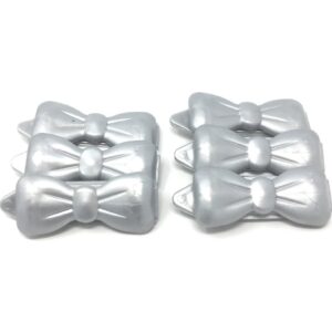 Plastová spona mašle pro psy 4,5 cm – Barva: stříbrná