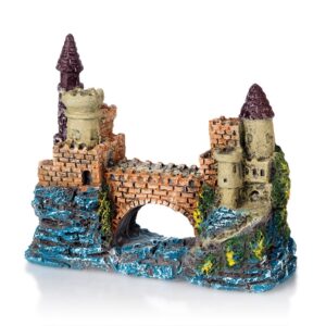 Hrad s mostem do akvárií.