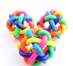 TPR míč pro psy s rolničkou – proplétaný 6cm