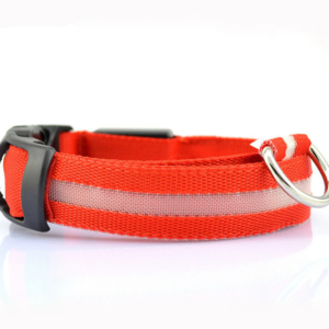 Svítící obojek – červený Velikosti: S