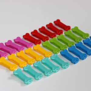 Plastová spona mašle pro psy kostička – DOPRODEJ – Barva: Červená