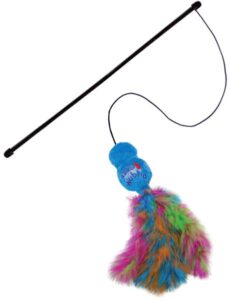 Hračka cat vábnička KONG Cat Wubba Teaser Boa mix