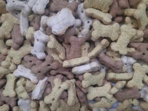 FRIGERA NV. Sušenky Puppy kostičky MIX1kg